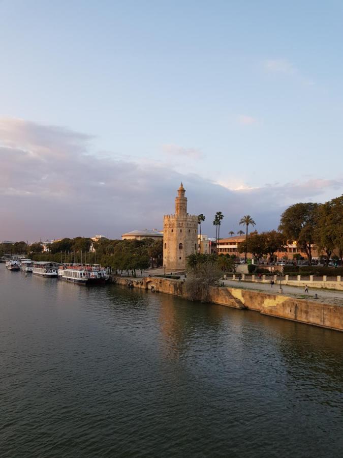 Magnifico Apartamento Tipo Duplex En Triana Sevilla Bagian luar foto