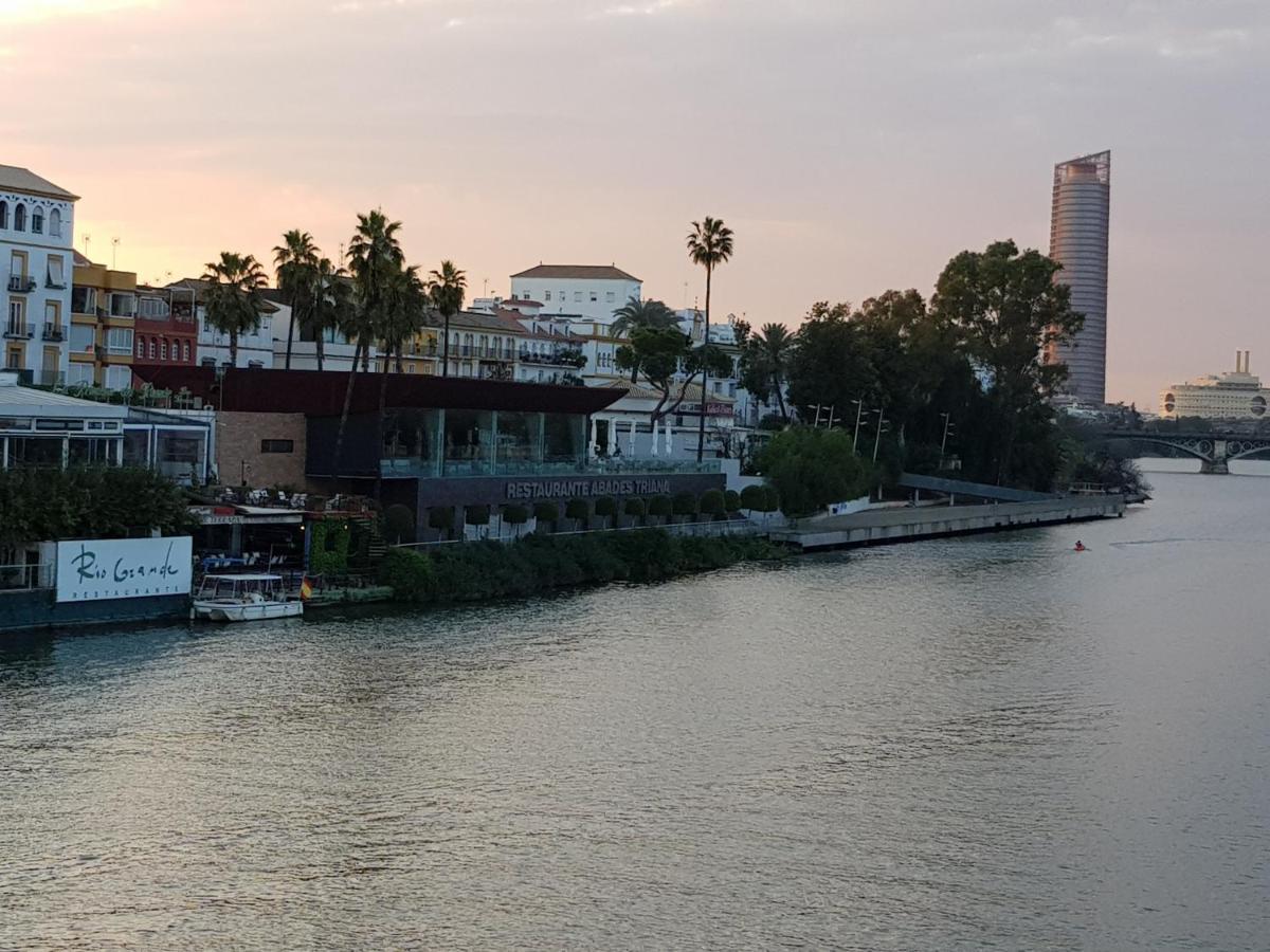Magnifico Apartamento Tipo Duplex En Triana Sevilla Bagian luar foto